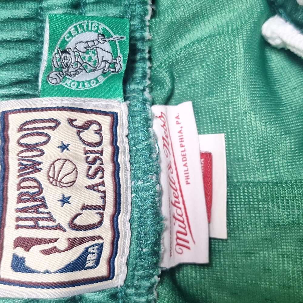 Mitchell & Ness BOSTON CELTICS Green and White Athletic Shorts - Picture 4 of 5